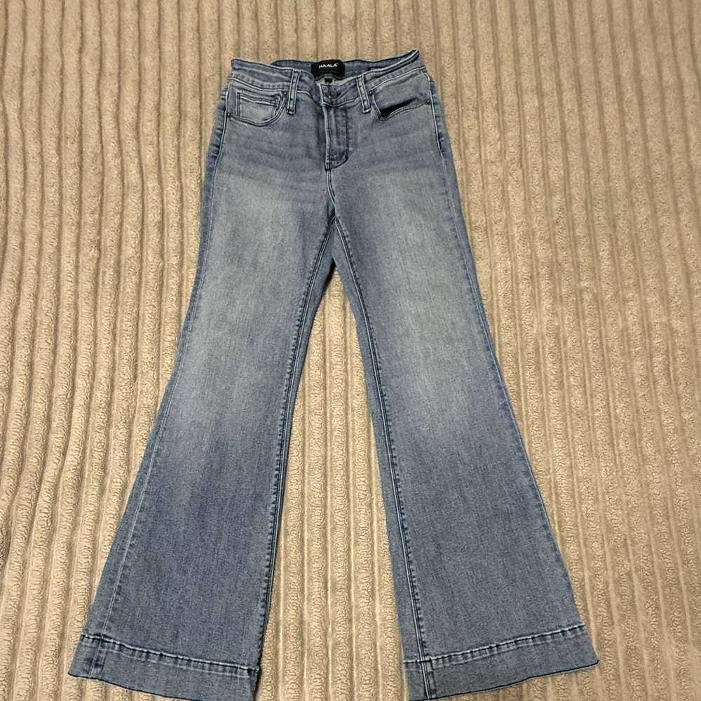 Women’s HAALA Trouser Jeans. Size 27/Short